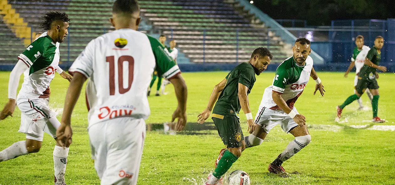 Jogo muito disputado
