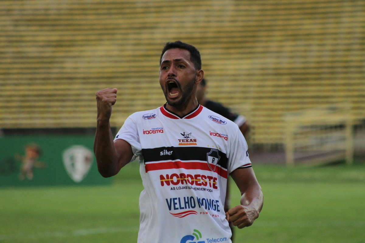 Jú Alagoano marcou após cruzamento de Maxwell