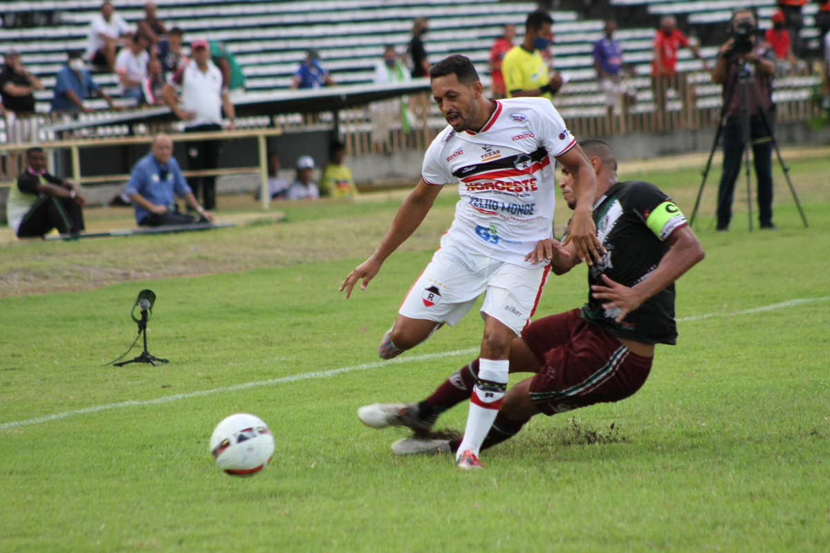 Jú Alagoano mudou o ataque do River pelo lado direito