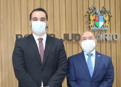 Juiz Marcus Klinger com o presidente do TJ-PI
