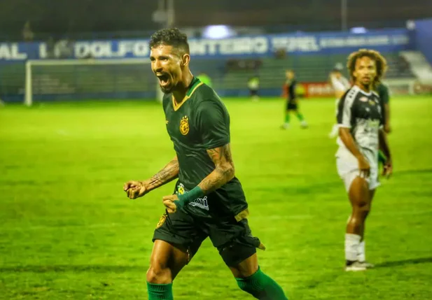 Manoel voltou a marcar pelo Altos e chegou a 5 gols na temporada