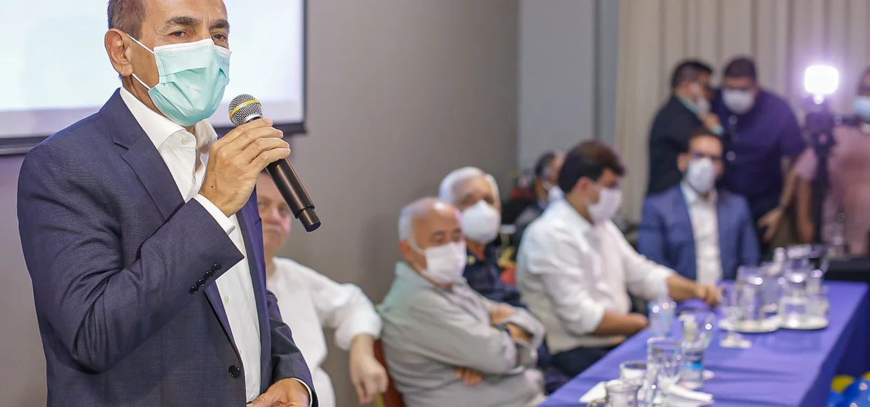 Marcelo Castro discursa em evento do PSD