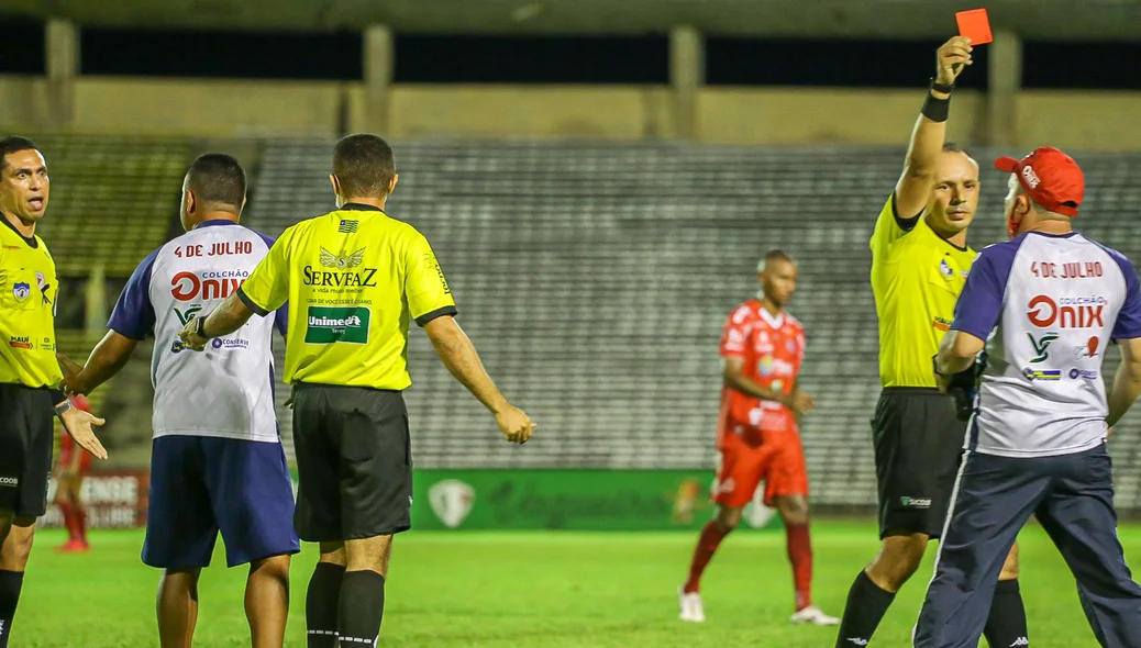 Massagista do River é expulso por reclamação