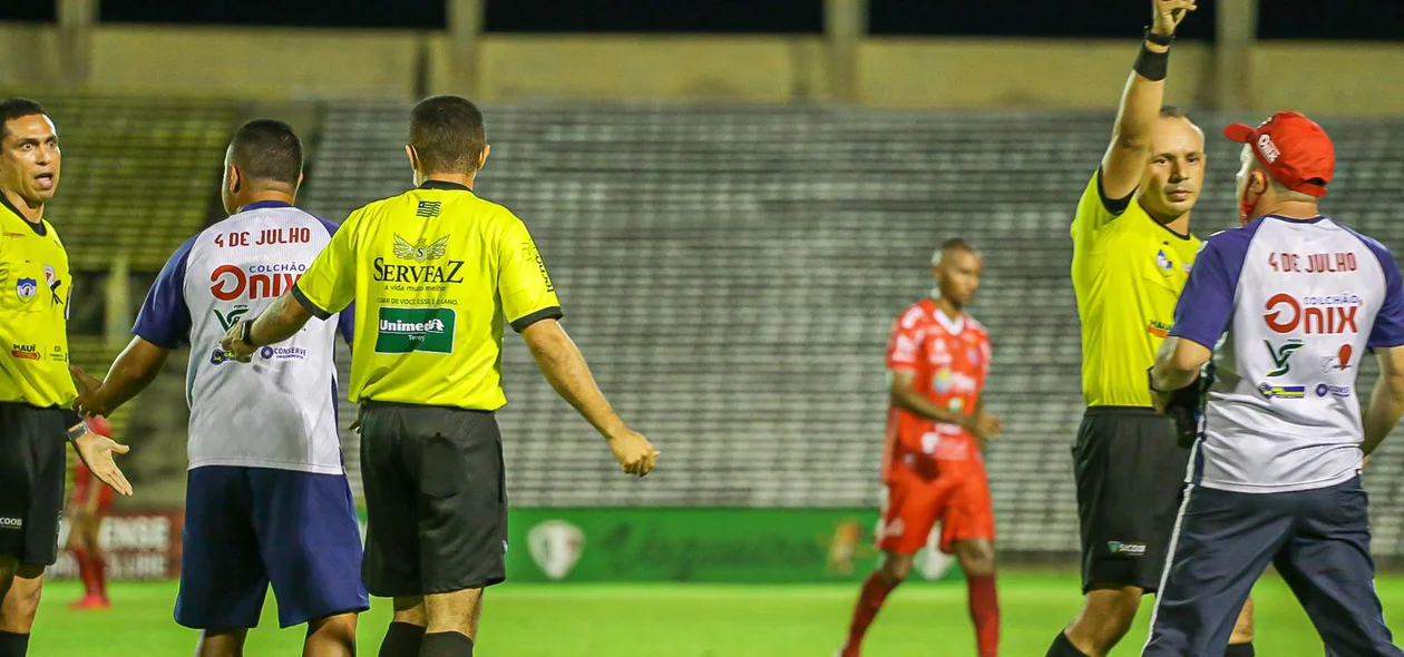 Massagista do River é expulso por reclamação