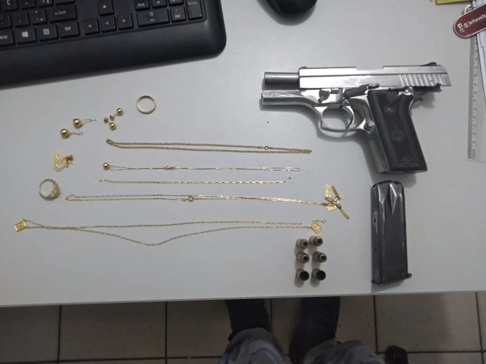 Material apreendido pela PM em Altos