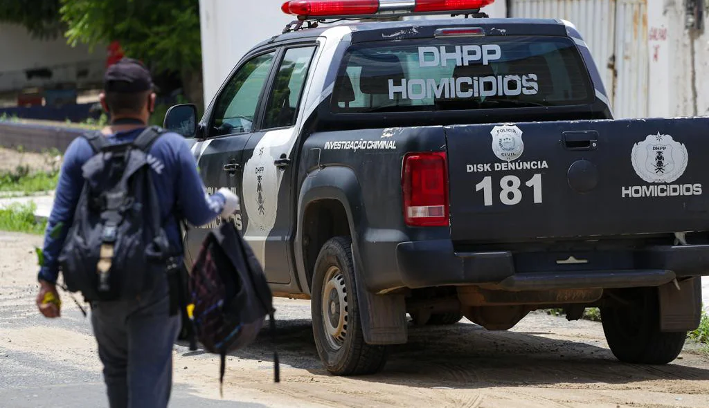 Mochila da vítima foi removida pela perícia