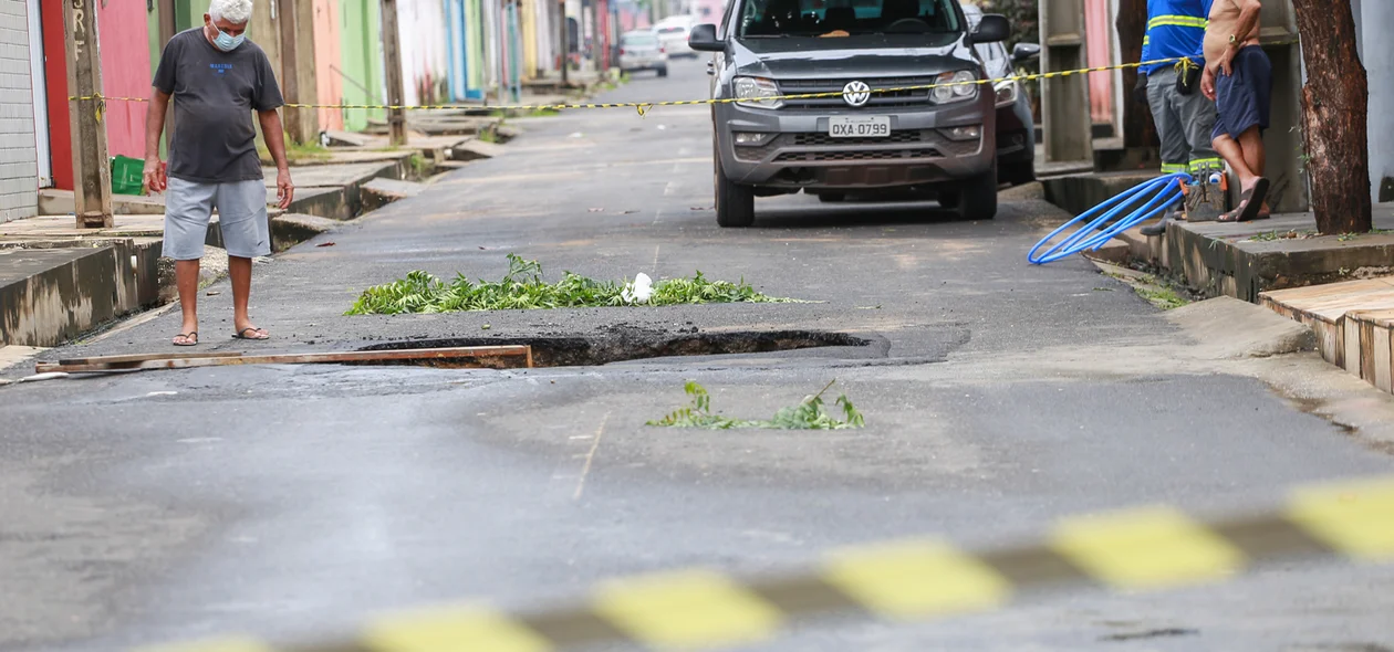 Moradores reclamam da situação