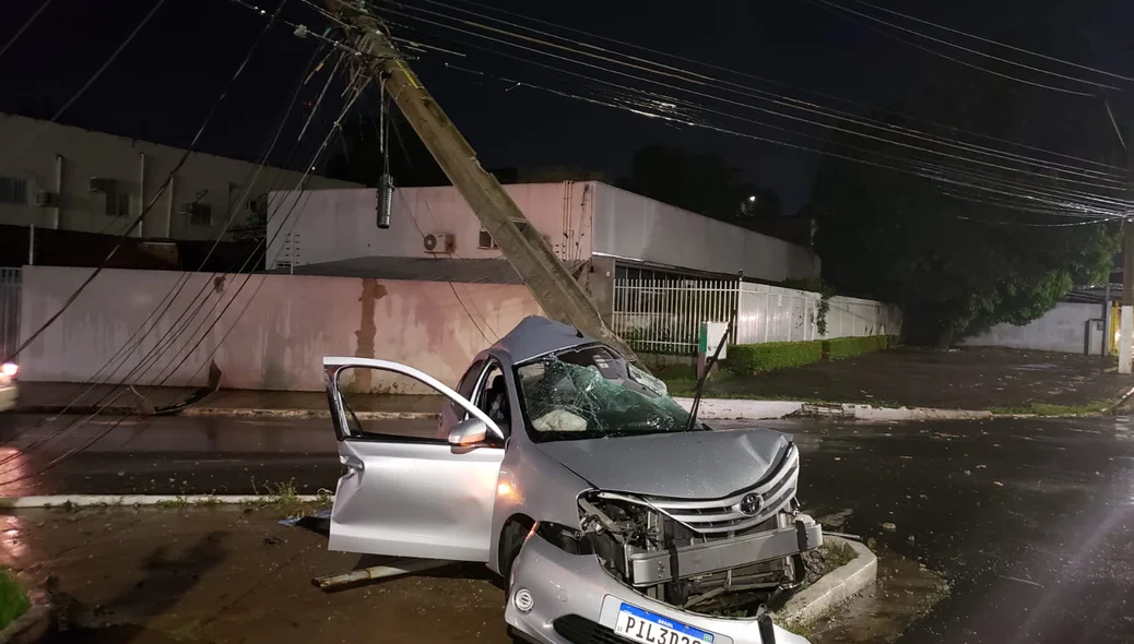 Motorista ficou gravemente ferido