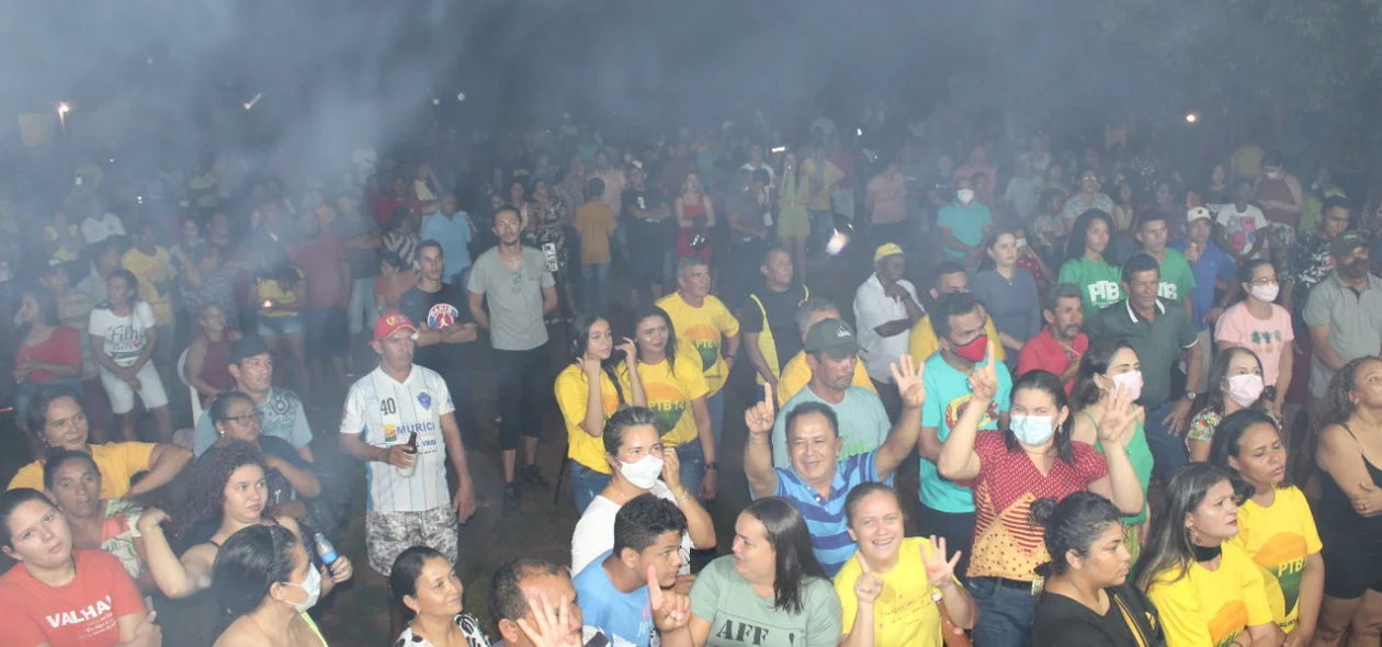 Multidão no evento de Aurideia Santos em Murici dos Portelas