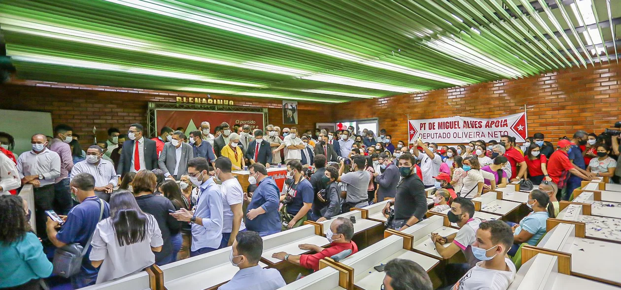 O evento aconteceu no plenarinho da ALEPI