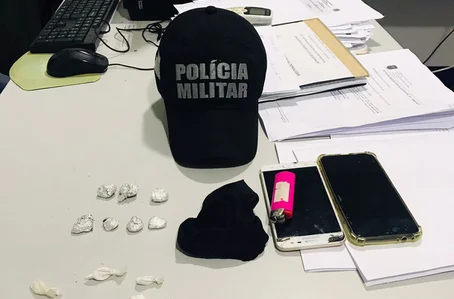 Objetos encontrados com a polícia