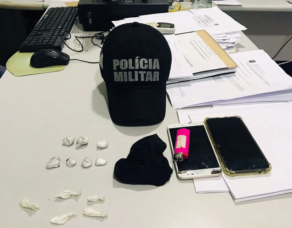 Objetos encontrados com a polícia