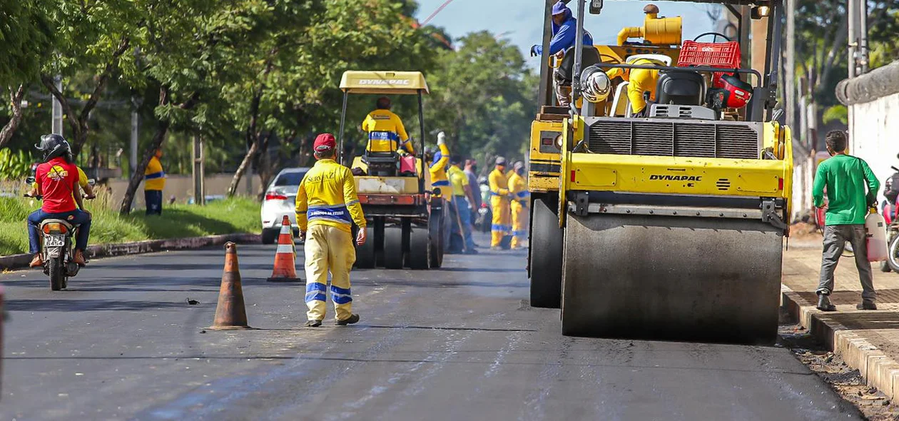 Obra de recapeamento da Avenida Zequeinha Freire
