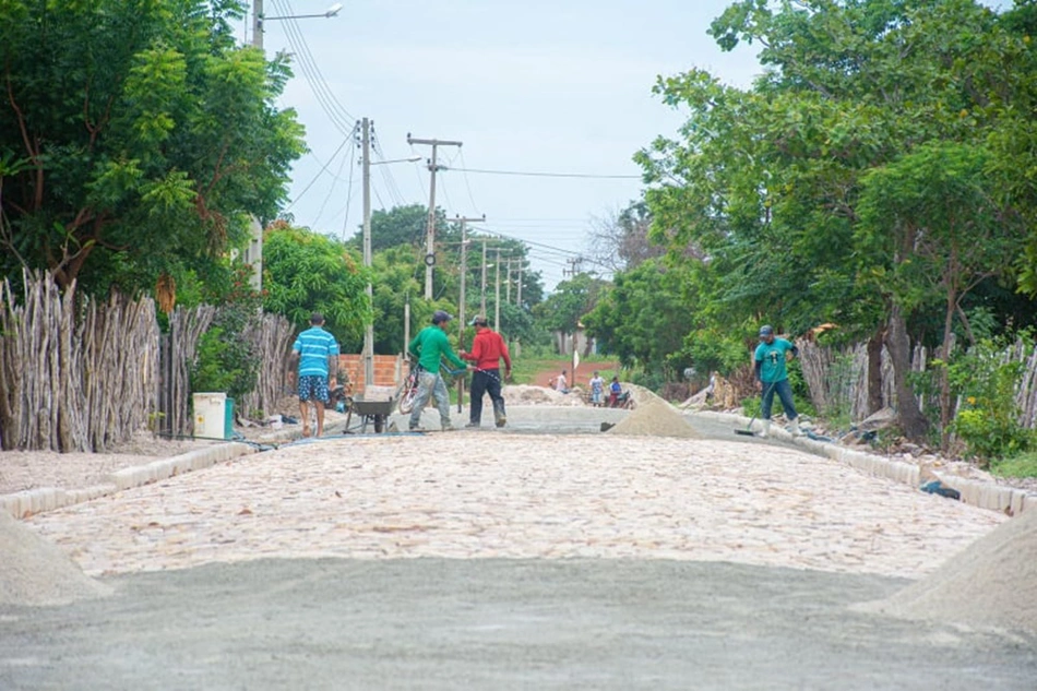 Obras de pavimentação em Buriti dos Lopes