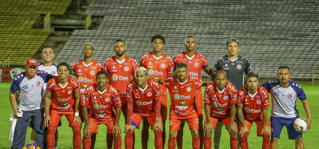 Os 11 iniciais do 4 de Julho para o jogo contra o River, pelo Campeonato Piauiense