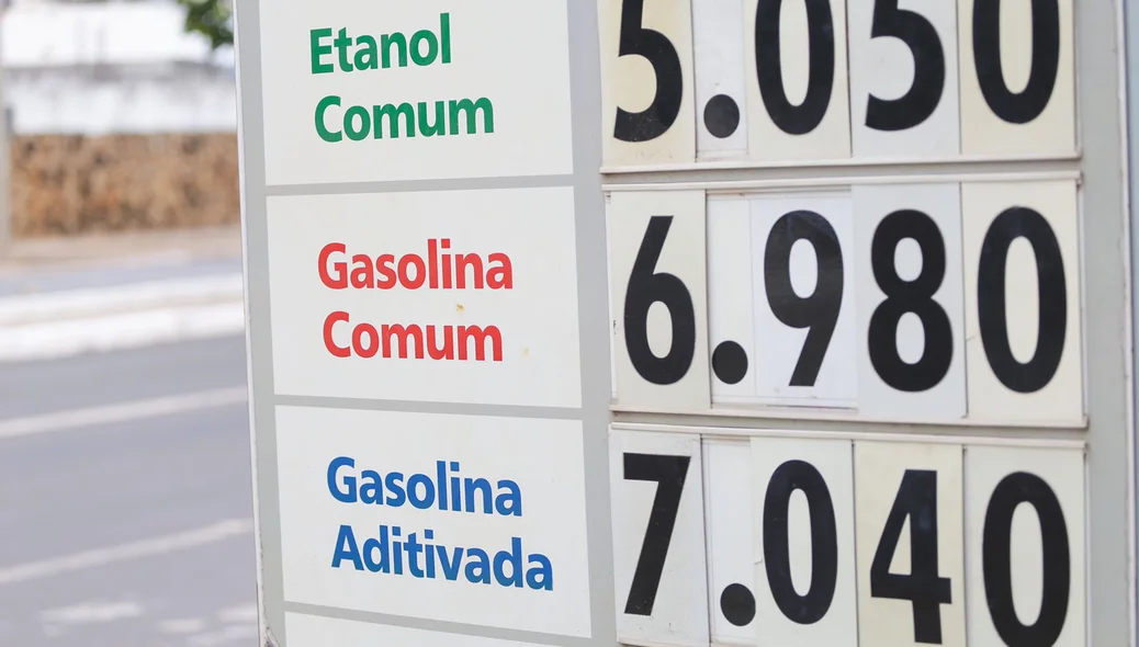 Os postos que ainda vem o combustível a menos de R$ 6,98 geraram filas