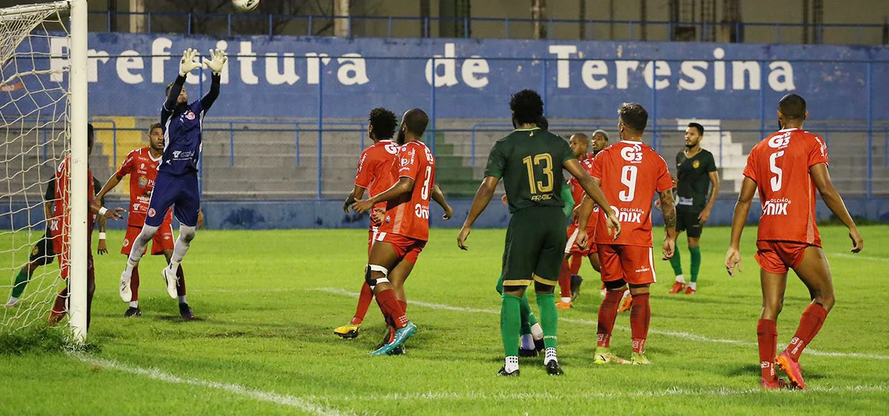 Partida aconteceu no Lindolfo Monteiro