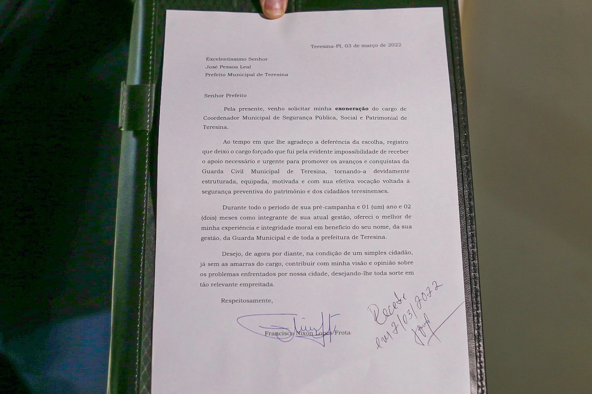 Pedido de exoneração de Nixon Frota