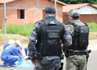 Pichações de facções são retiradas de muros e casas em Campo Maior
