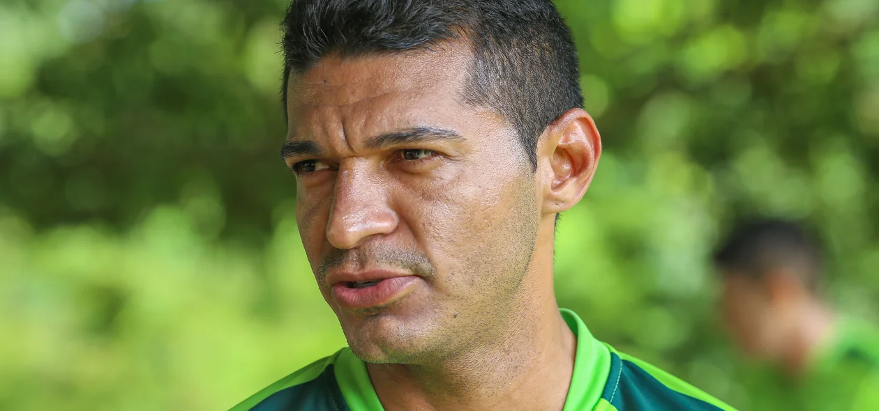 Pio, meio-campo dos Fluminense-pi