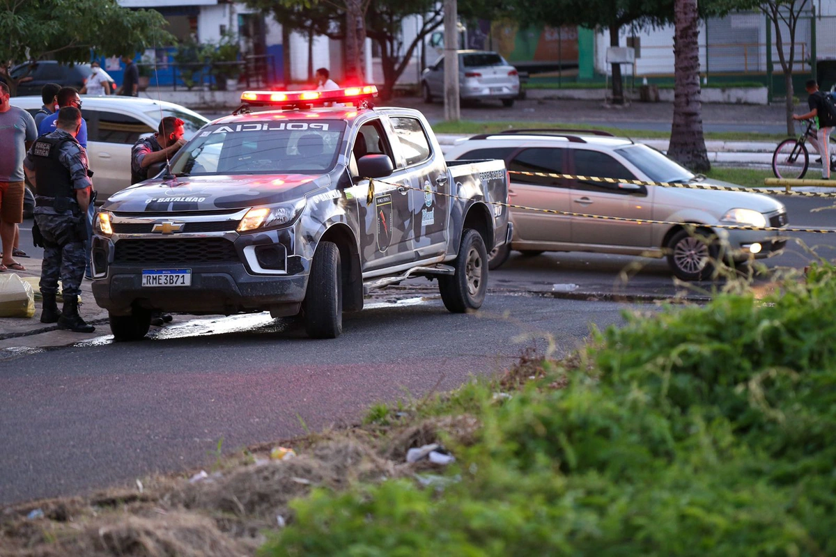 Polícia Militar no local