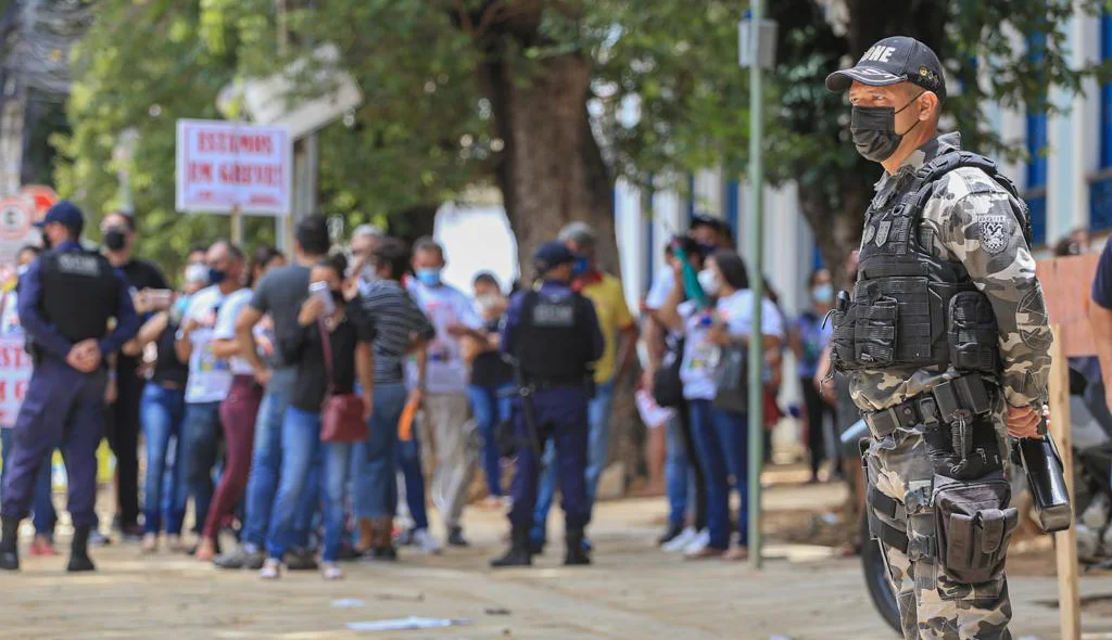 Policiais do BPRONE permaneceram no local com a GCM