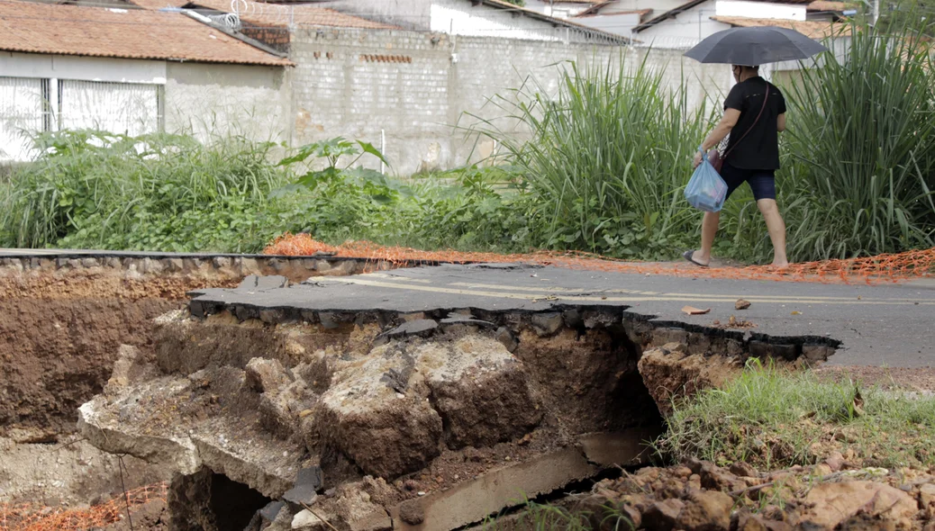 Populares reclamam sobre a demora na resolução do problema