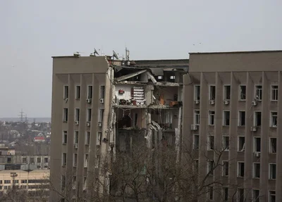 Prédio do governo atingido por bombardeio em Mikolaiv, na Ucrânia