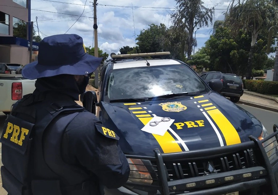 PRF cumpre mandado de prisão preventiva em Bom Jesus