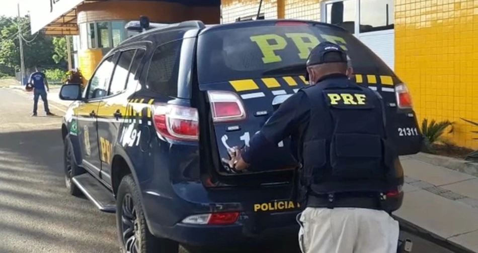 PRF prende acusado de roubo na BR 230 em Floriano