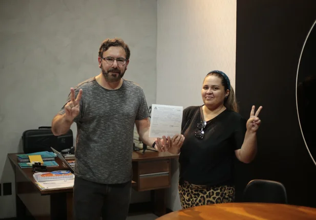 Professor Ajosé Fontinele e Ravenna Castro