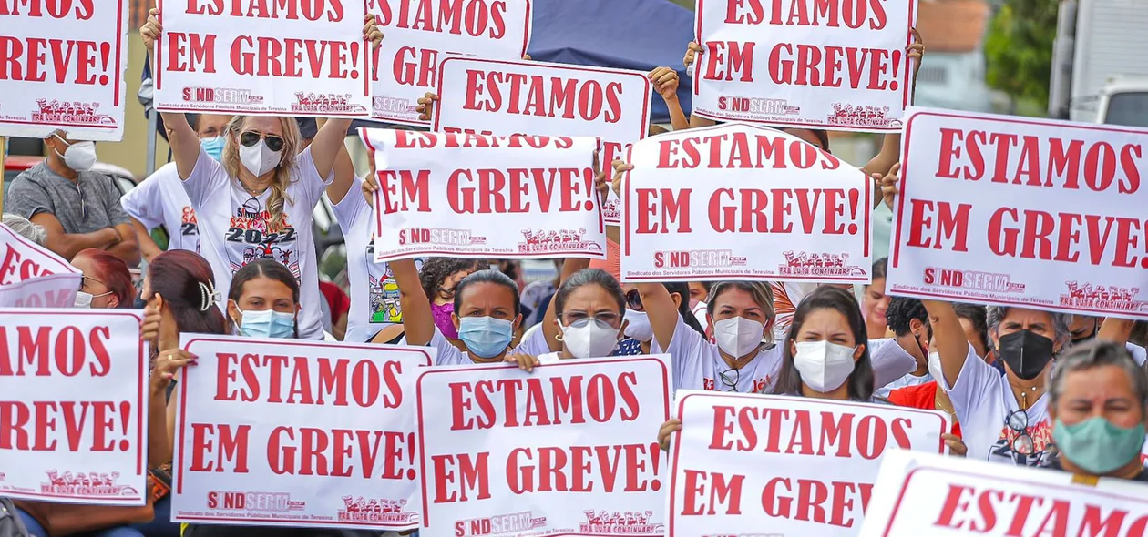 Professores manifestaram ao lado do Ministério Público