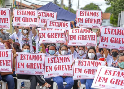 Professores manifestaram ao lado do Ministério Público