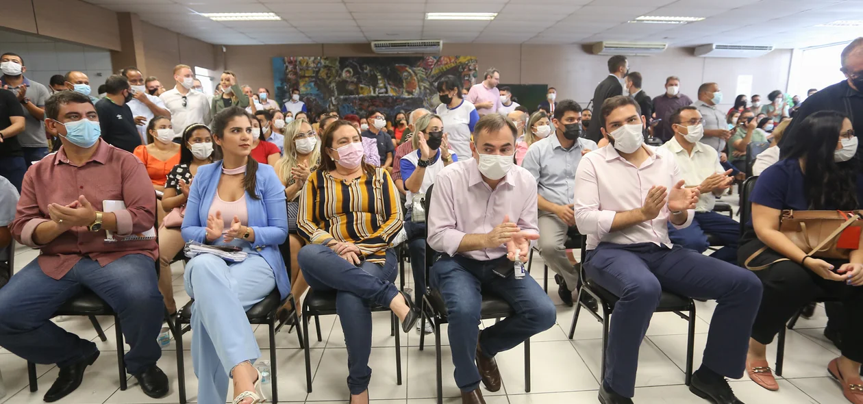 Público presente na solenidade