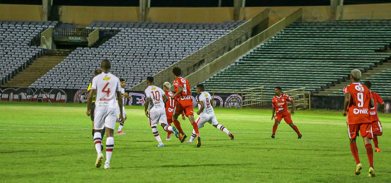 River e 4 de Julho, no Albertão