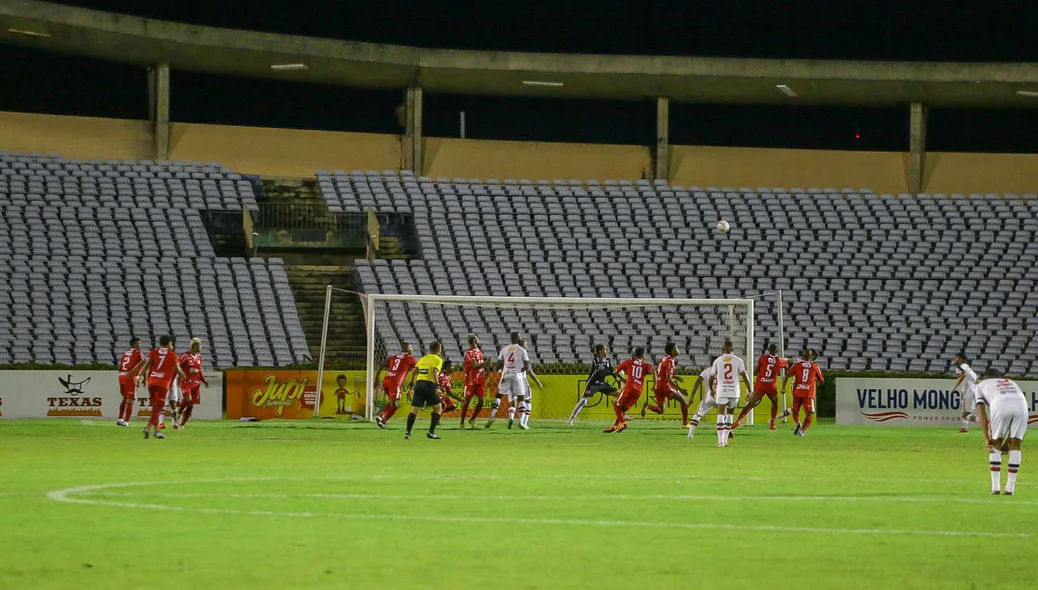 River e 4 de Julho, no Albertão