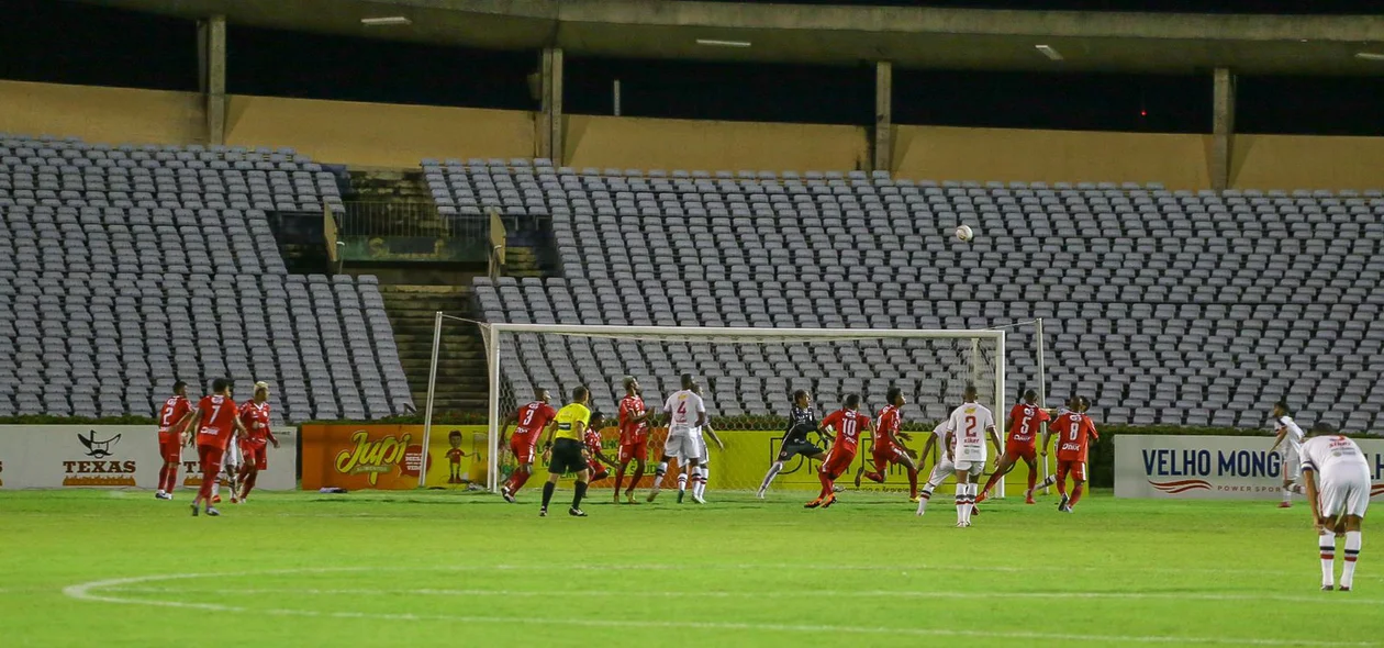 River e 4 de Julho, no Albertão