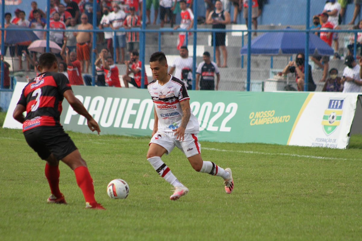 River venceu o Flamengo-PI no Lindolfo Monteiro