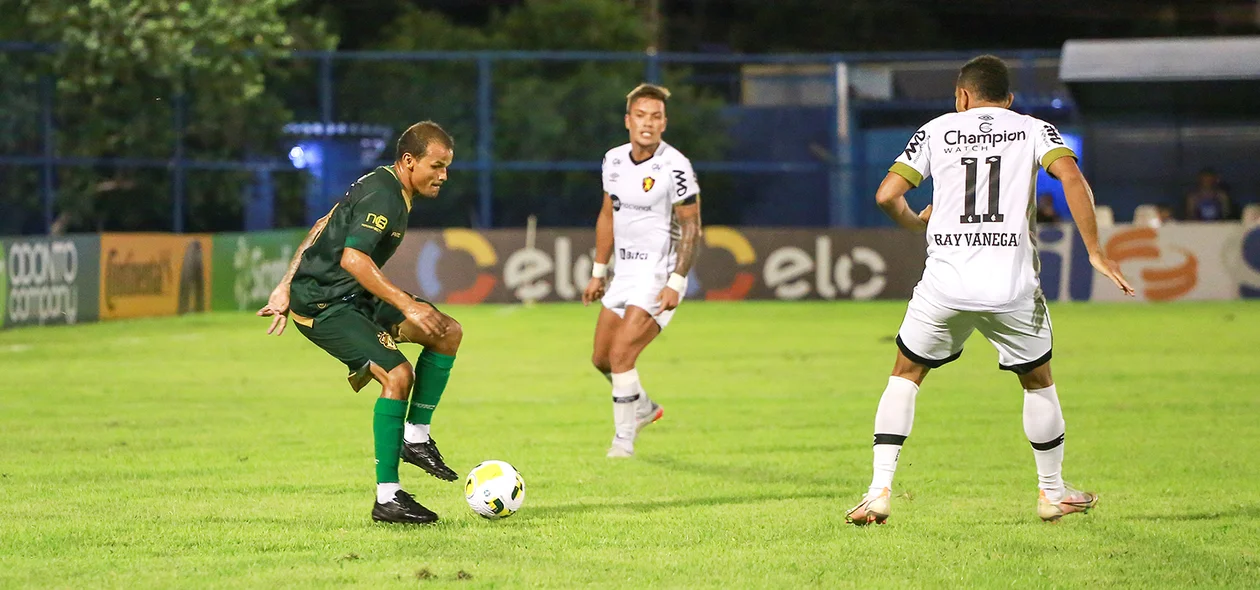 Segundo tempo o time do Altos dominou a partida