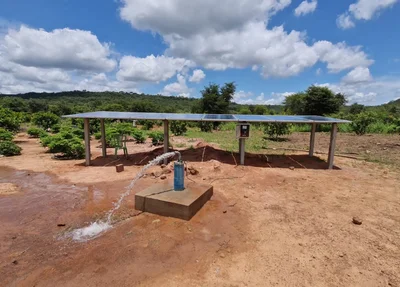 Sistema de bombeamento de água com energia solar