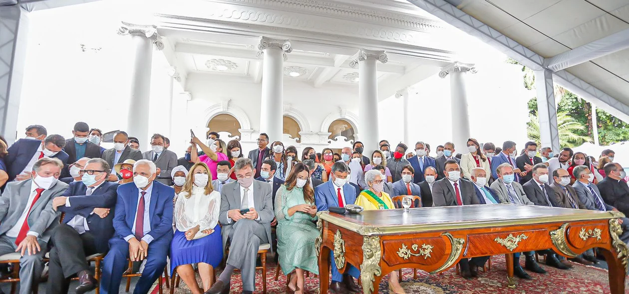 Solenidade de posse da nova governadora acontece no Palácio de Karnak