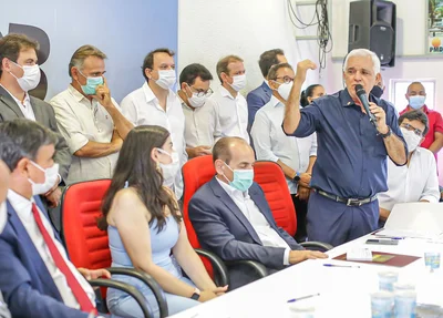 Themístocles Filho discursa
