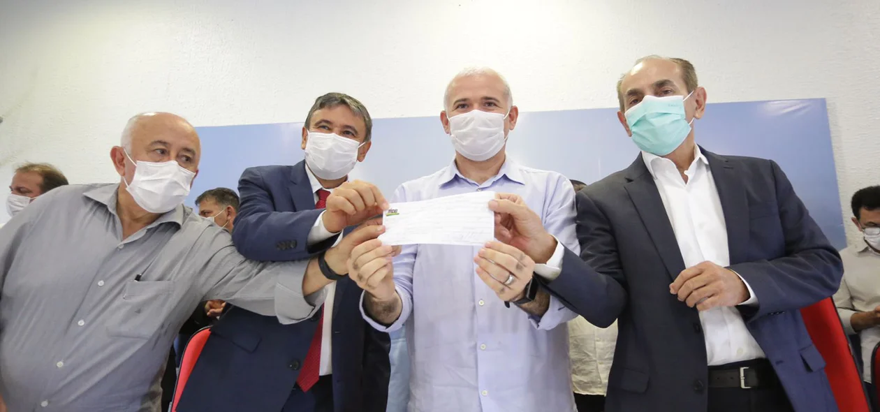 Tiago Vasconcelos se filia ao MDB