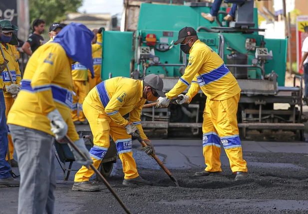 Trabalhadores na obra