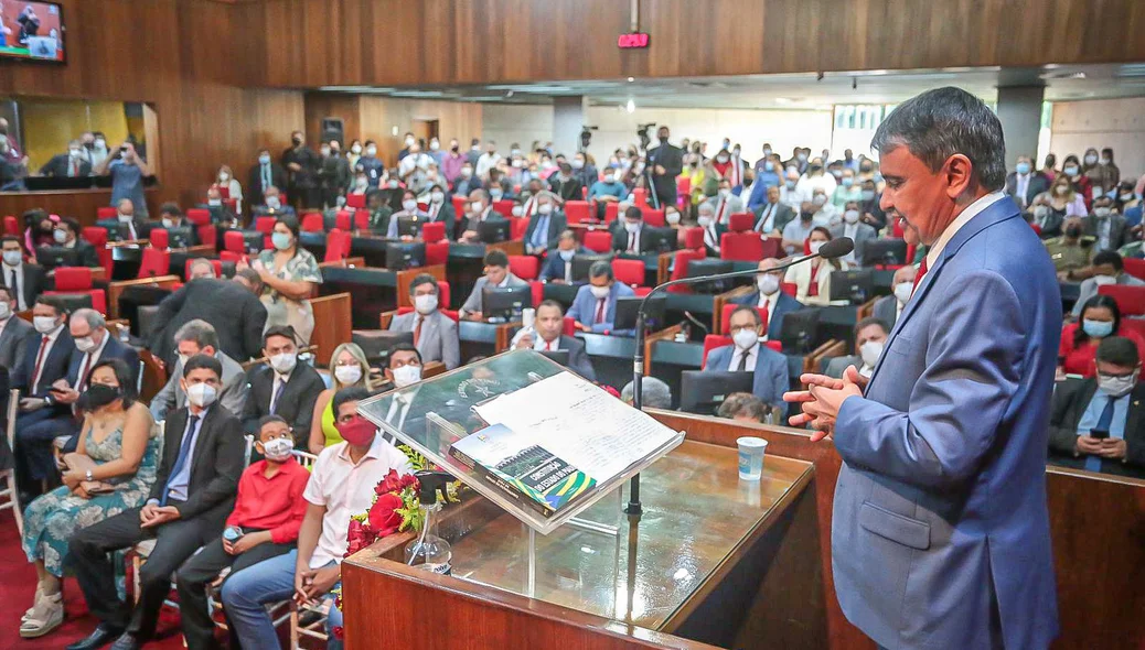 Wellington Dias deixa o cargo de governador do estado