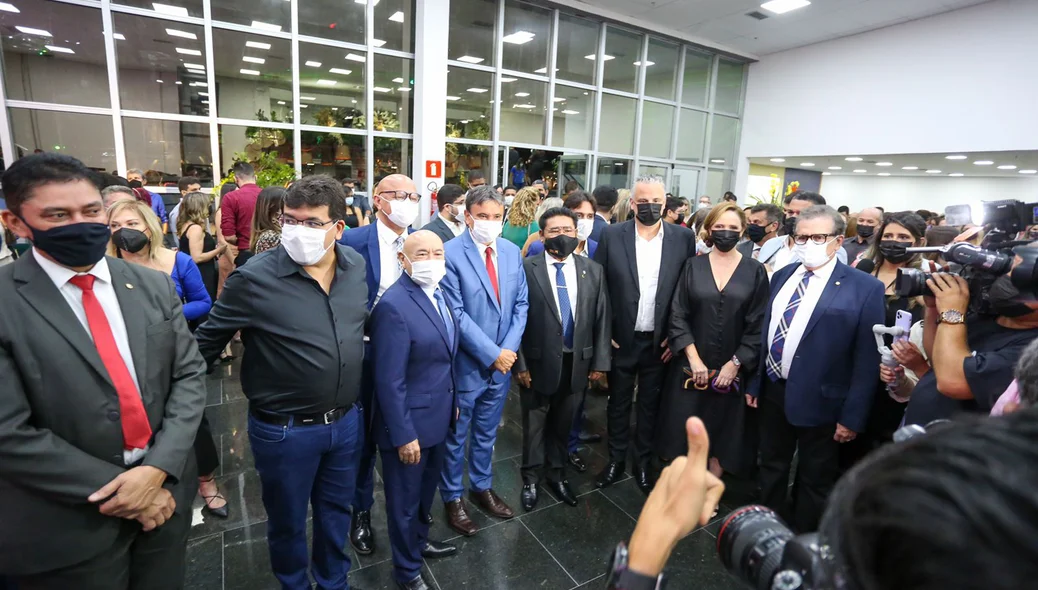 Wellington Dias e autoridades conhecem o Centro de Convenções de Teresina
