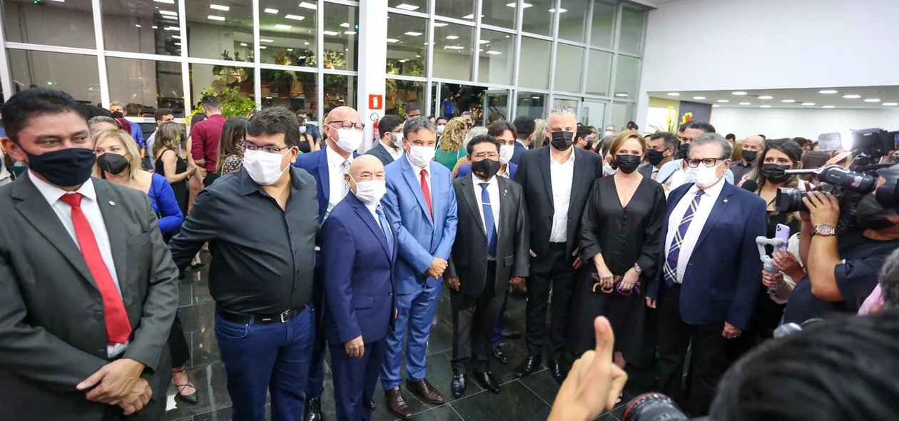 Wellington Dias e autoridades conhecem o Centro de Convenções de Teresina
