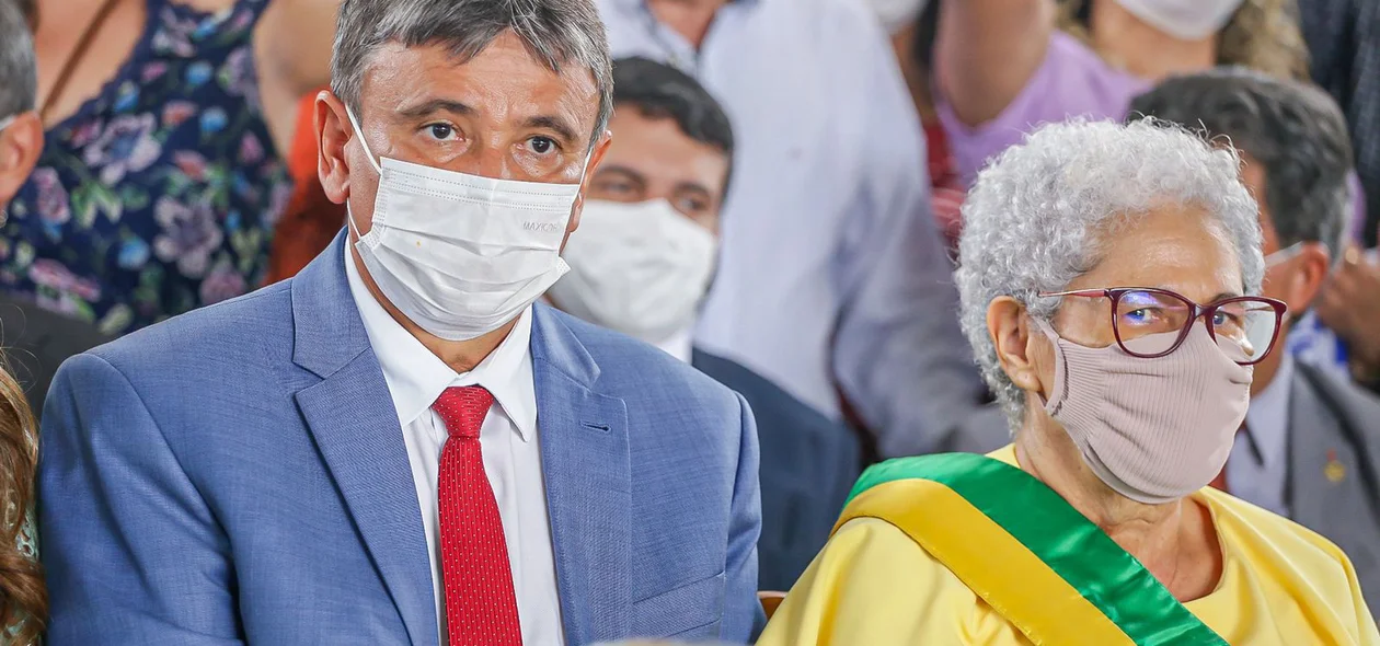 Wellington Dias e Regina Sousa em solenidade de posse da nova governadora do Piauí