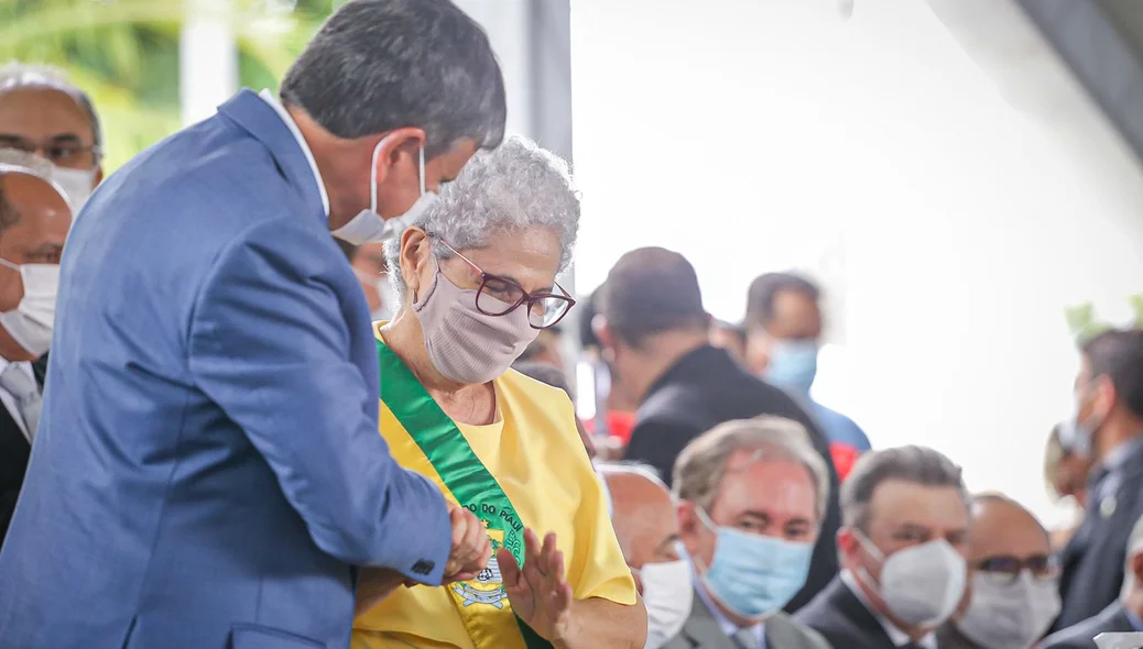 Wellington Dias passa governadoria para Regina Sousa