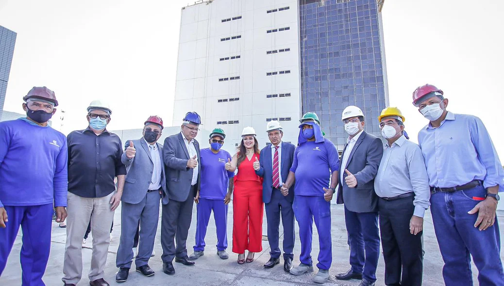 Wellington Dias visita obra da Nova Maternidade